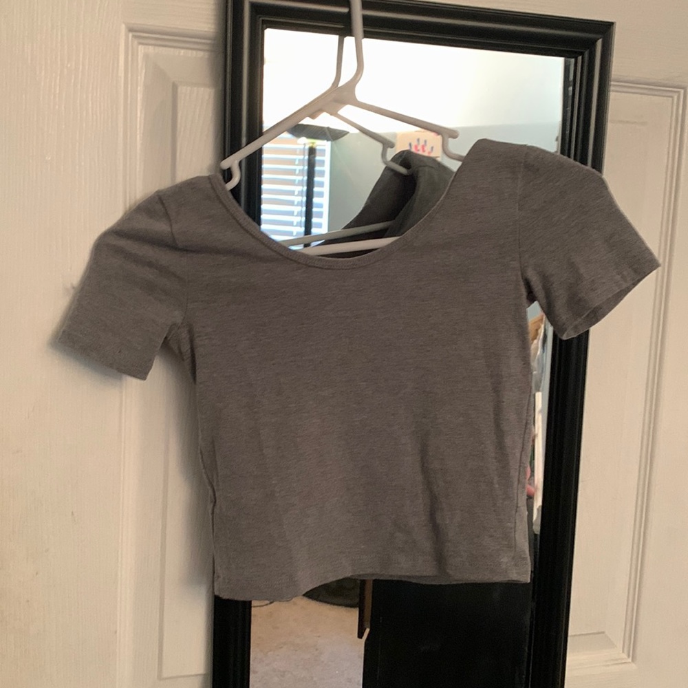 Grey crop top size XS